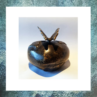 keepsake-mini-urn-hartje-brons-gedenkobject-vlinder