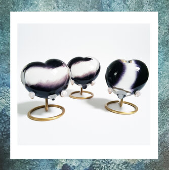 as-in-glas-mini-hart-urn-kristalglas-knuffelsteen-taststeentje-knuffelhart-gedenkhart-eeuwige-roos-zwartwit