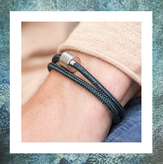 armband-om-as-in-te-doen-voor-asverwerking-asarmband-koord-petrol