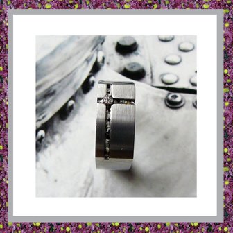 assieraden-as-ringen-RS011-as-in-sieraden-juwelen-juweel-asbestemming-gedenksieraden-herinneringssieraad-RVS