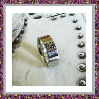 assieraad-as-ring-RS008-as-in-sieraden-juwelen-juweel-asbestemming-gedenksieraden-herinneringssieraad-gevuld-rvs