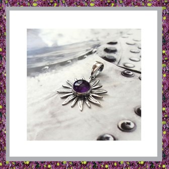 assieraden,assieraad ketting,ashanger,gedenksieraden,asjuweel,zilver,gedenksieraad,asverwerking in sieraad,rouwsieraden,uitvaar