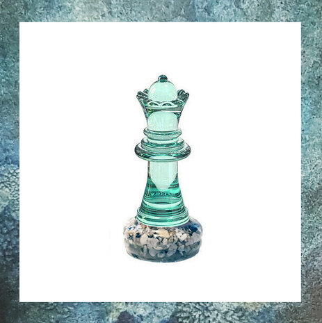 mini-urn-keepsake-schaakstuk-met-asverwerking-schaakbord-schaakstukken-koningin
